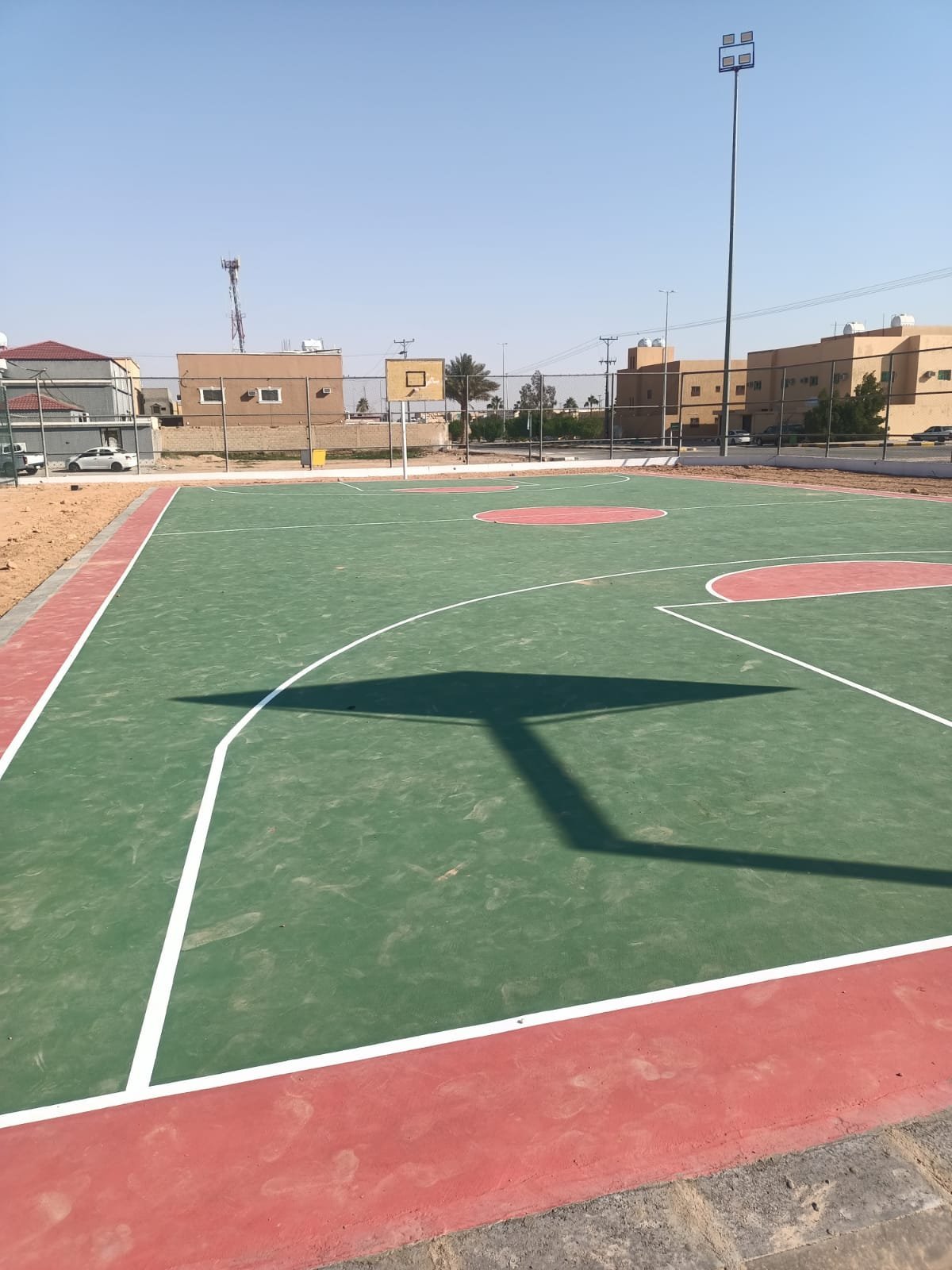 ملعب أكريليك بدائرة المنتصف