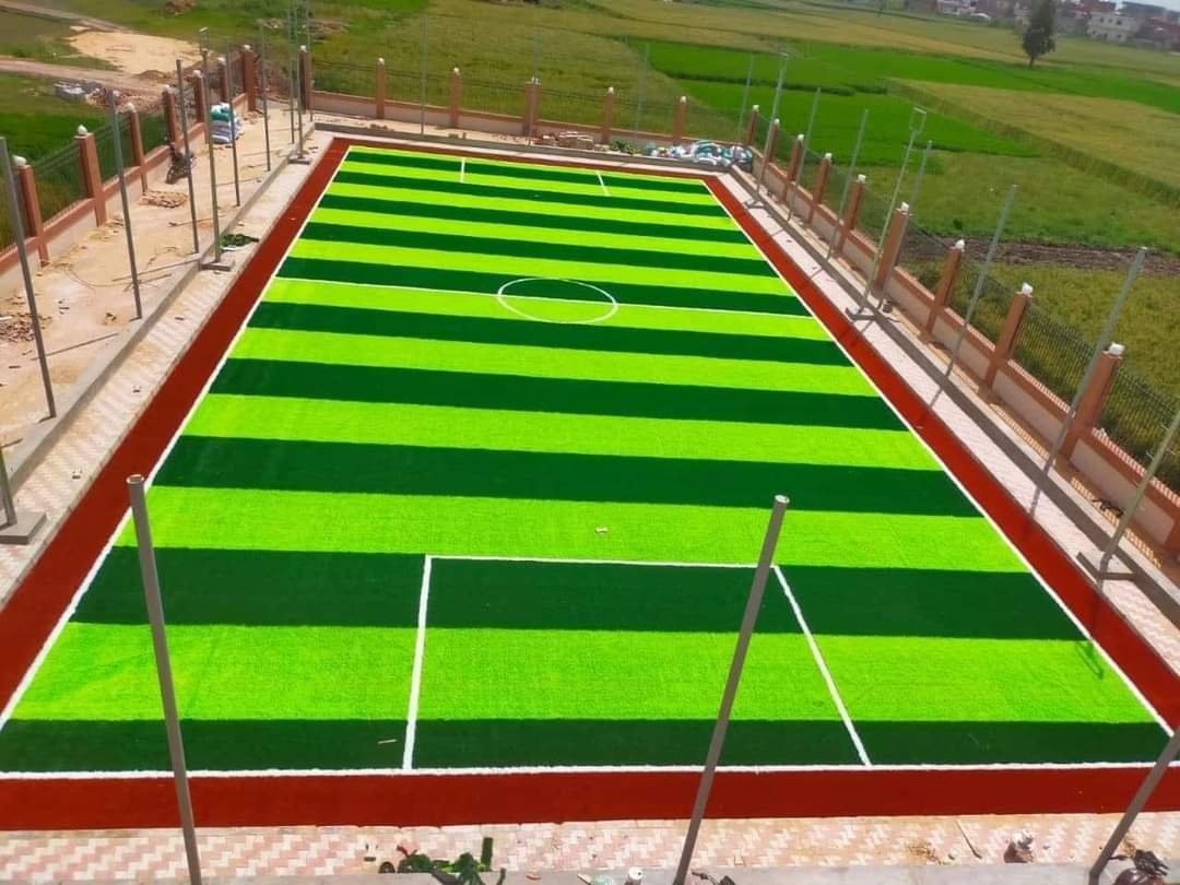 ملعب خماسي بالشبك المحيطي
