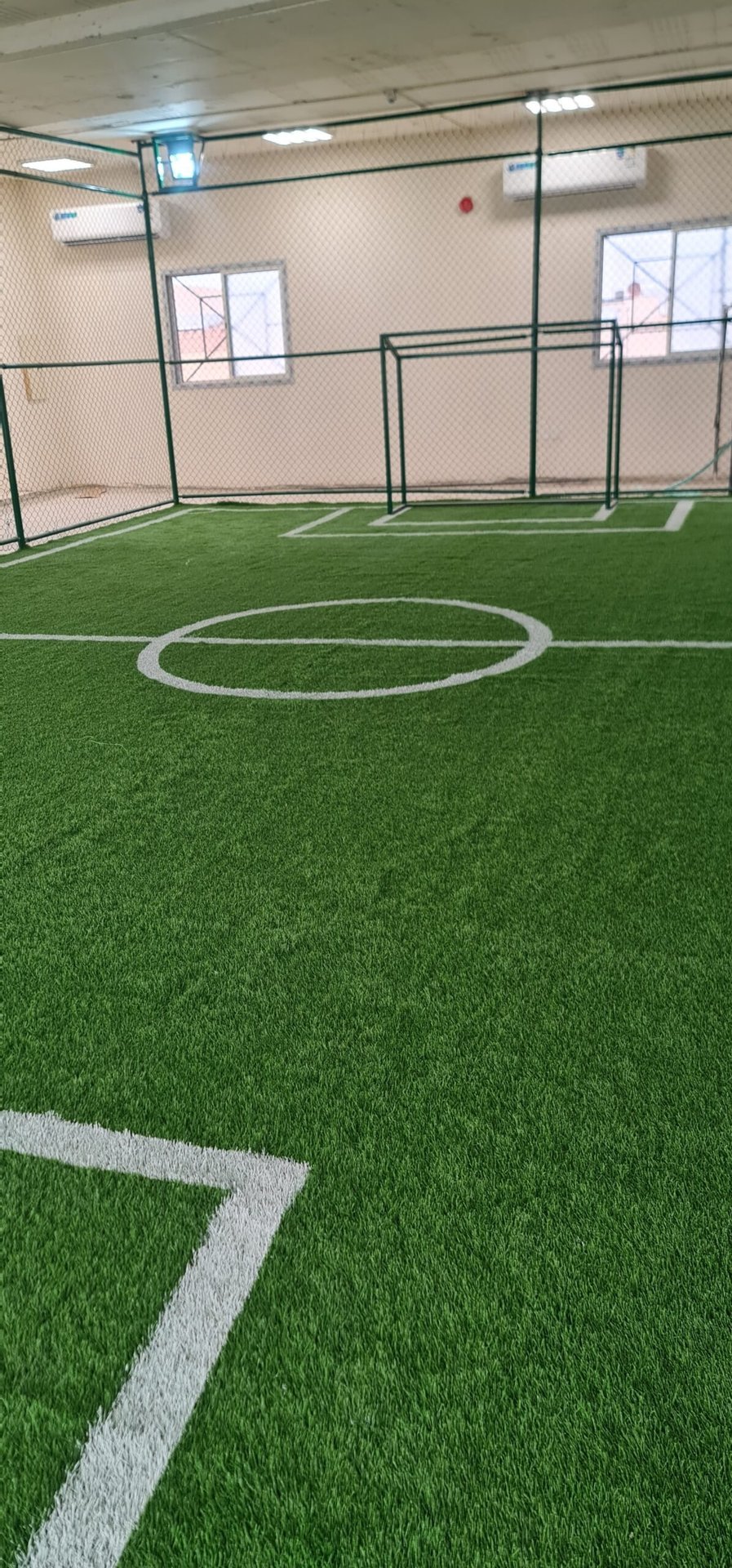 دائرة المنتصف بملعب الصالة