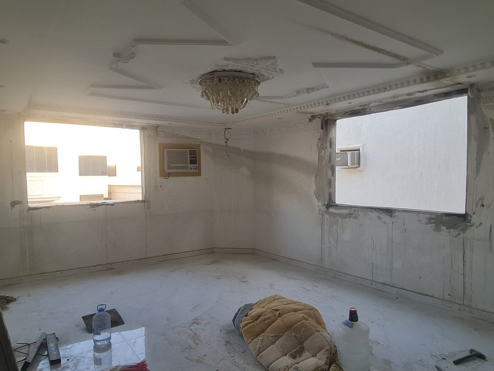حواف الفتحات بعد اللياسة في مجلس