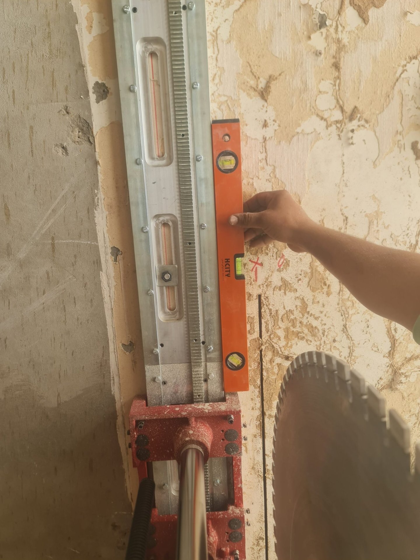 الفحص الهندسي وضبط الميزان قبل الإزالة