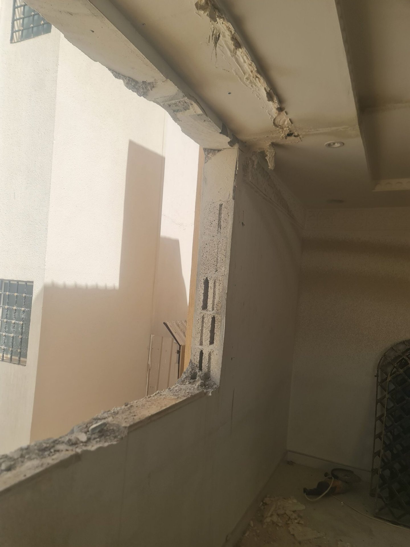 الطرطشة الأولى لحواف الفتحة