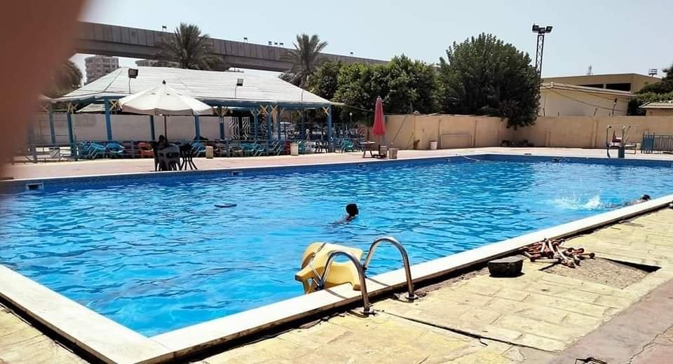 مسبح كبير بعد اكتمال التنفيذ